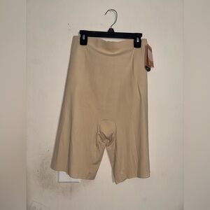 Shapermint Everyday Empower High Waisted Shaper Shorts Size L
Tan Neutral